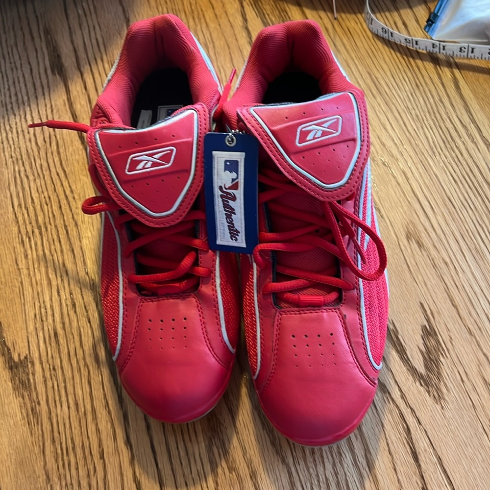 Men’s Reebok baseball shoe/cleat 12